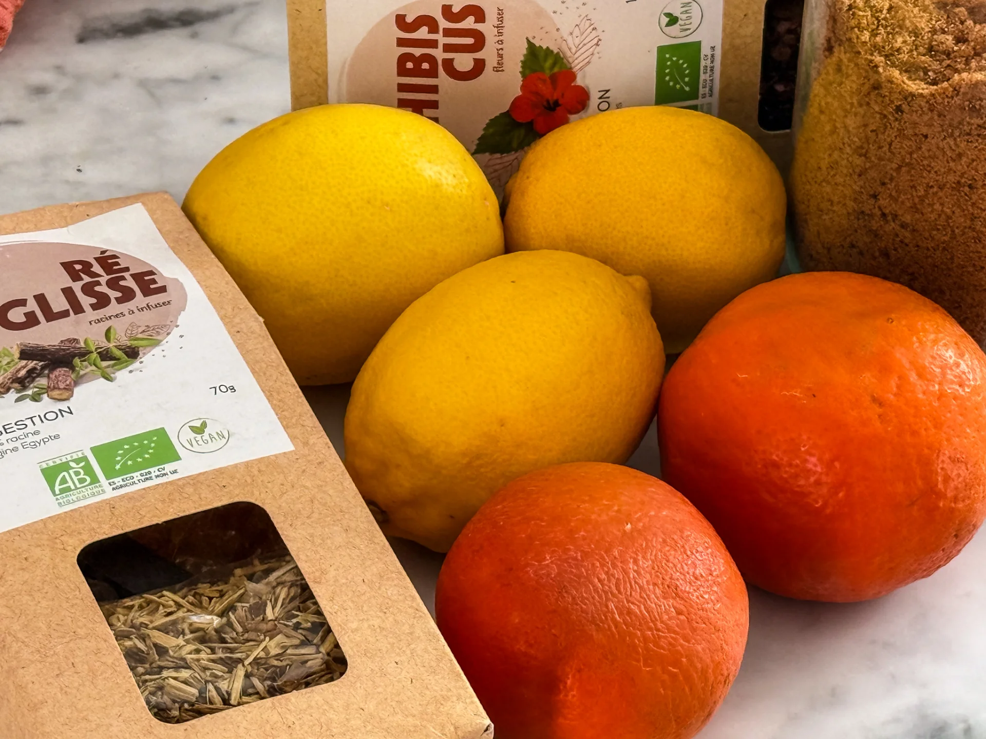 Agrumes avec feuilles